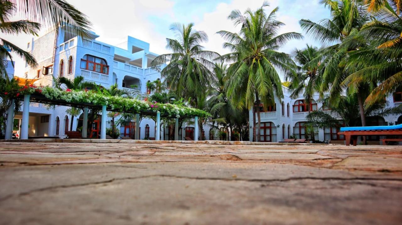 Mbili Kuwili Studio Suites Diani Beach Buitenkant foto